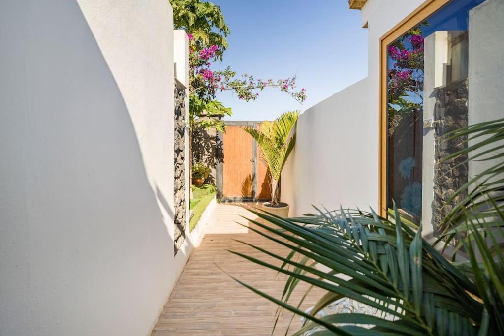 Villa La Isla By Rentaholidayslanzarote 普拉亚布兰卡 外观 照片